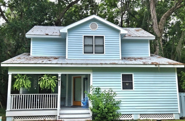 Charming 2-bedroom Cottage in peaceful Palm Key!