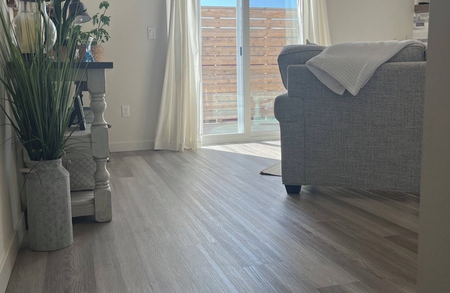 Charming 2-bedroom condo in wonderful Puyallup with AC, WiFi