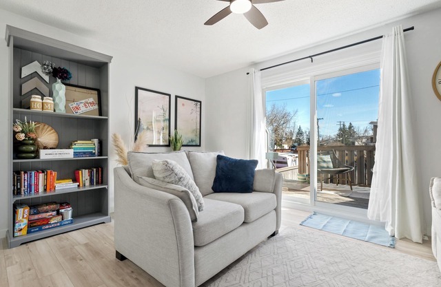 Charming 2-bedroom condo central NW