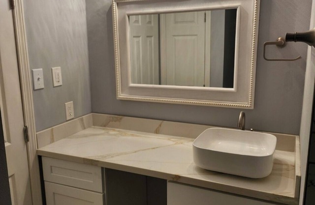 Charming 2-bedroom condo in LaPlace with WiFi and AC
