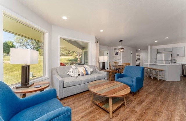Charming 2-bedroom condo in Manson with all Resort Amenities - Lake View!