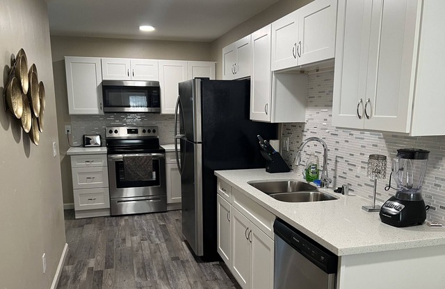 Charming 2-Bedroom Condo in Secluded Area of Town