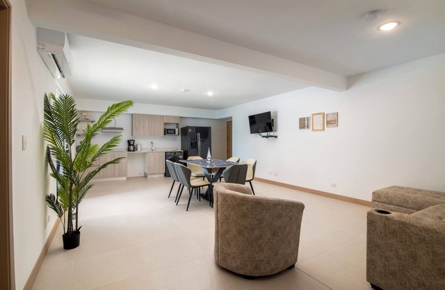 Charming 2-bedroom condo with AC, WiFi in delightful Viva Jacó