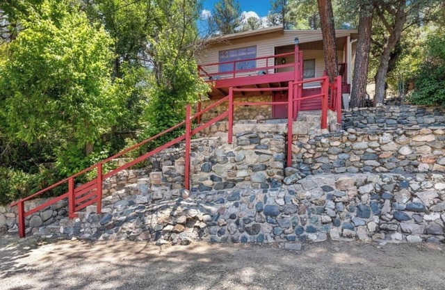 Charming 2-bedroom cottage with WiFi, AC in awesome Prescott