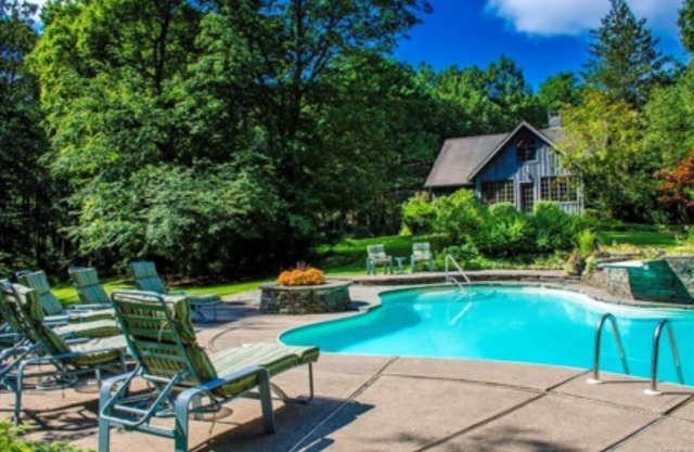 Charming 2-bedroom cottage in delightful Eldred with WiFi