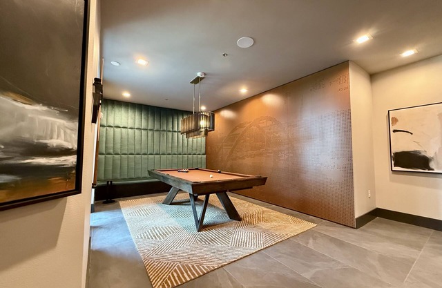 Charming 2-bedroom Cozy apartment with fitness room and AC in wonderful Austin