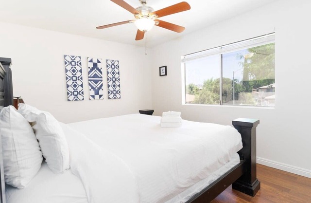 Charming 2 bedroom Condo in the Heart of Santee!