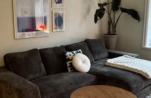 Charming 2-bedroom Duplex with WiFi and AC in Courtenay