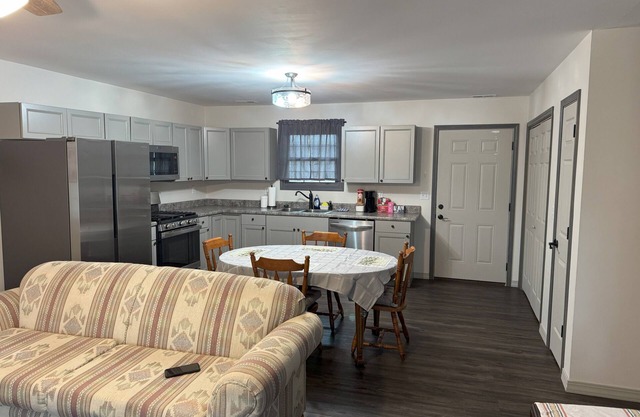 Charming 2-bedroom duplex with WiFi, AC in marvelous Mansfield