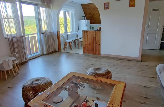 Charming 2-bedroom, family friend cottage with WiFi and AC in fabulous Miskolc
