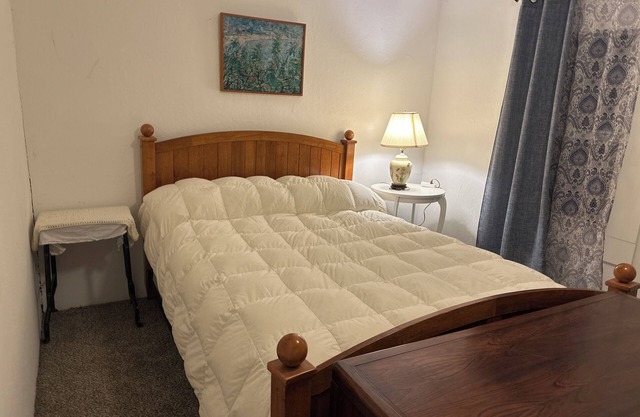 Charming 2-bedroom getaway in the sf bay wetlands with WiFi.