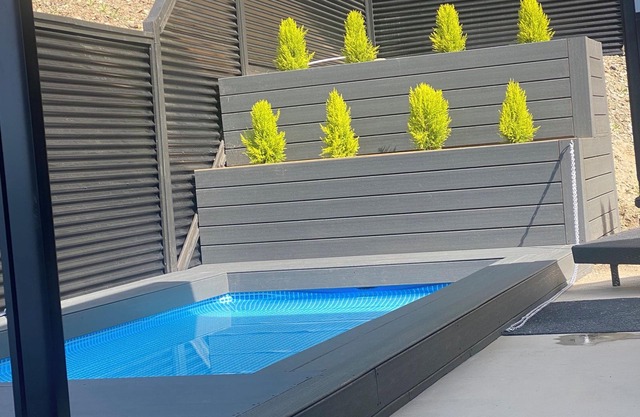 Charming 2-bedroom house with AC, WiFi in serene Anglemont