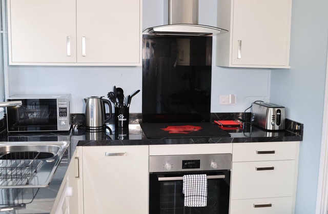 Charming 2-bedroom house with WiFi in lovely Nottingham
