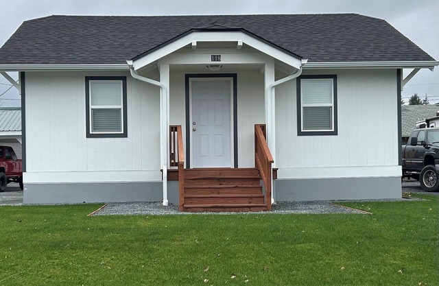 Charming 2-bedroom house in Eatonville