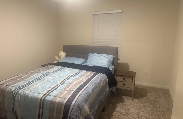 Charming 2-bedroom house in brilliant Fort Worth with WiFi, AC