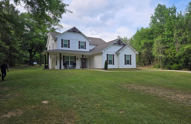 Charming 2-bedroom house in Pleasant Moundville with WiFi, AC
