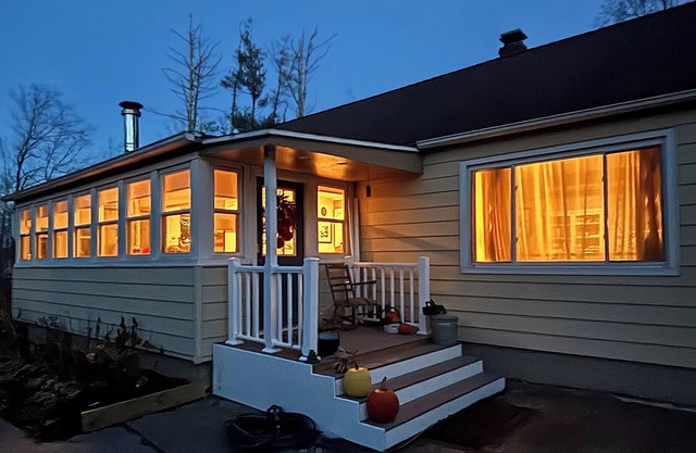 Charming 2-bedroom house with AC, WiFi in wonderful Woodstock
