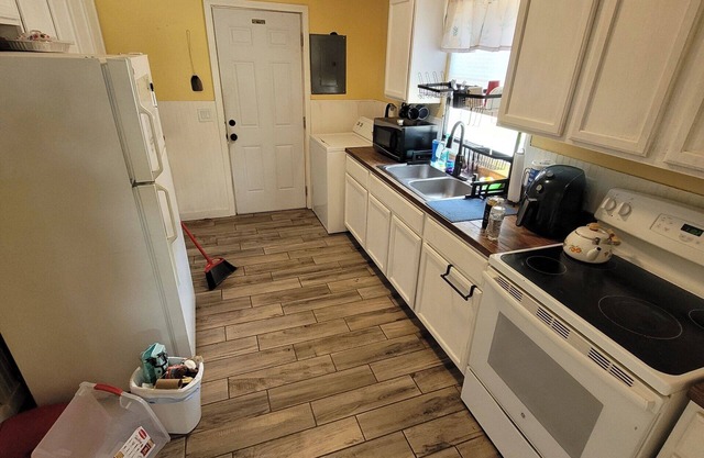 Charming 2-bedroom house with WiFi and AC in beautiful West Point