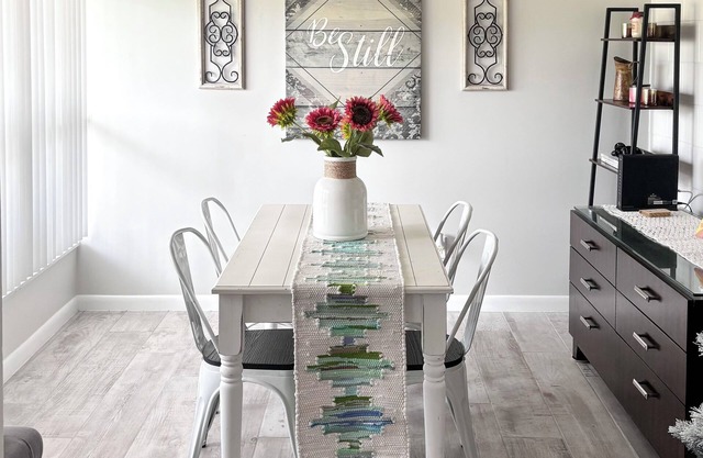 Charming 2-bedroom house in lovely Clewiston with boat parking available.