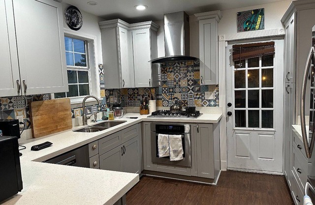 Charming 2-bedroom house in lovely Jefferson,steps to Ochsner Hospital