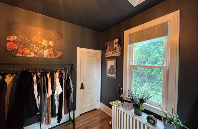 Charming 2-bedroom house with AC, WiFi in delightful Lewisburg. Walkable to all!