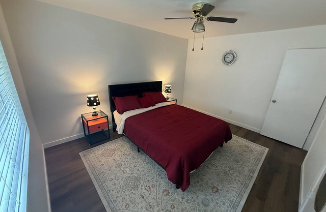 Charming 2-bedroom house in lovely Riverside with AC
