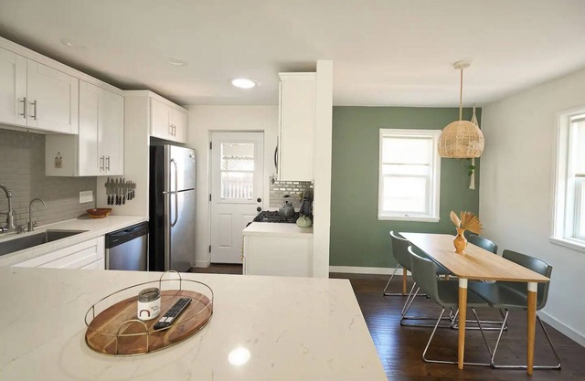 Charming 2-bedroom house with AC, WiFi in lovely San Diego
