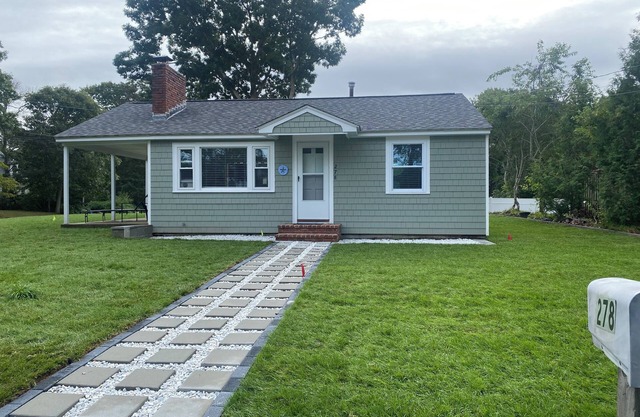 Charming 2-bedroom home with water views.