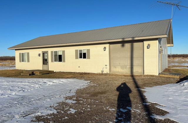 Charming 2-bedroom house just off the south shore of Lake of the Woods.