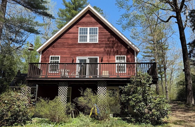 Charming 2-bedroom house with AC, WiFi in lovely Falmouth
