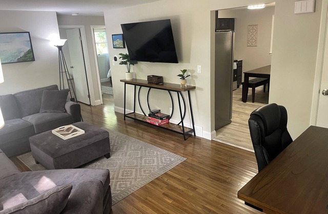 Charming 2-bedroom house near Artpark in the Village of Lewiston