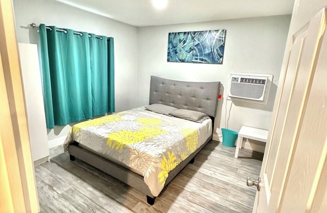 Charming 2-bedroom house with AC and WiFi in awesome San Jose