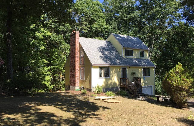 Charming 2-bedroom house in enjoyable Ashland