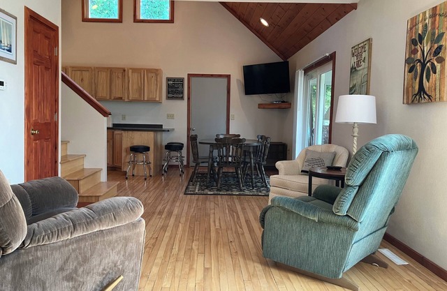 Charming 2-bedroom house in lovely Bloomer with AC