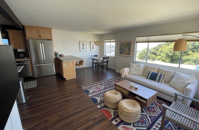 Charming 2-bedroom house in lovely Cayucos with ocean views
