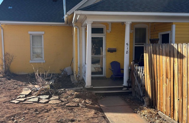 Charming 2-bedroom house in downtown Laramie with WiFi