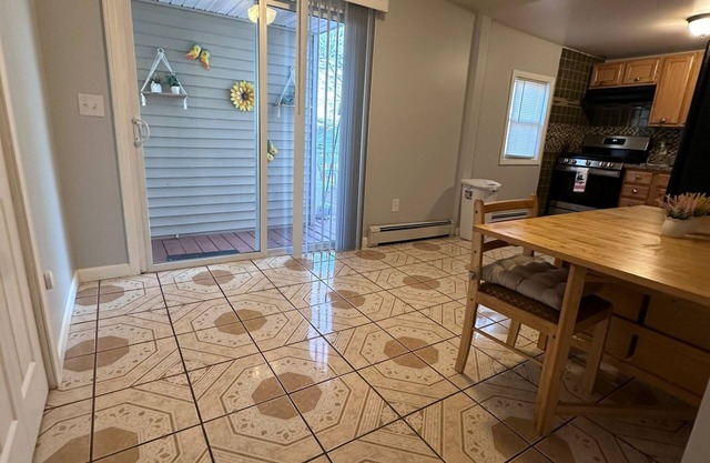 Charming 2-bedroom house with WiFi, AC in pleasant Meriden