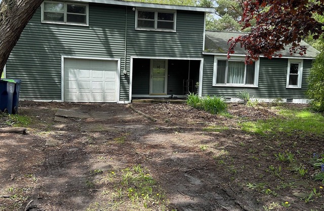 Charming 2-bedroom house in Saginaw with WiFi, AC