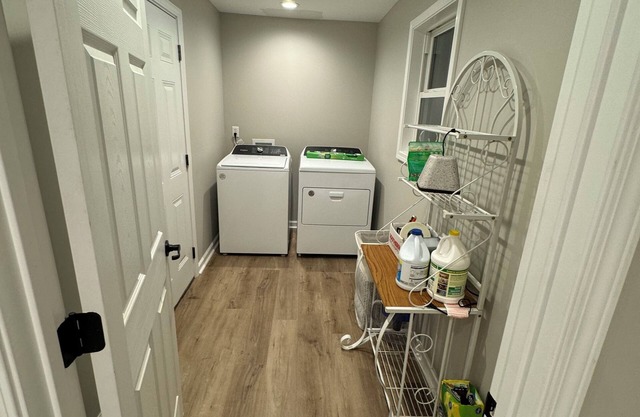 Charming 2-bedroom house 20 miles from stadium
