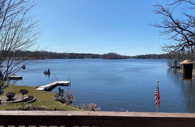 Charming 2-bedroom house with WiFi, AC on Knife Lake in Mora Minnesota.