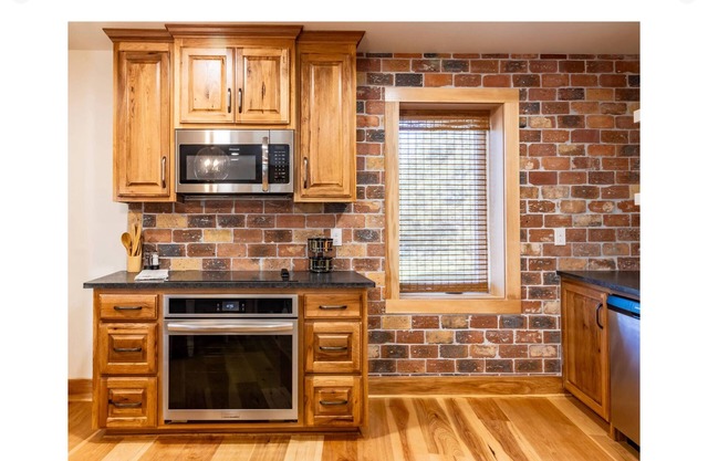 Charming 2-bedroom Loft with AC, WiFi in lovely Jay