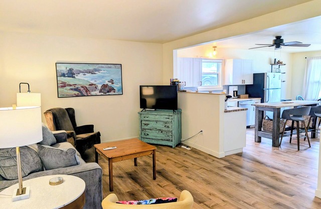 Charming 2-bedroom Retreat with AC, WiFi in the Heart of the Annapolis Valley