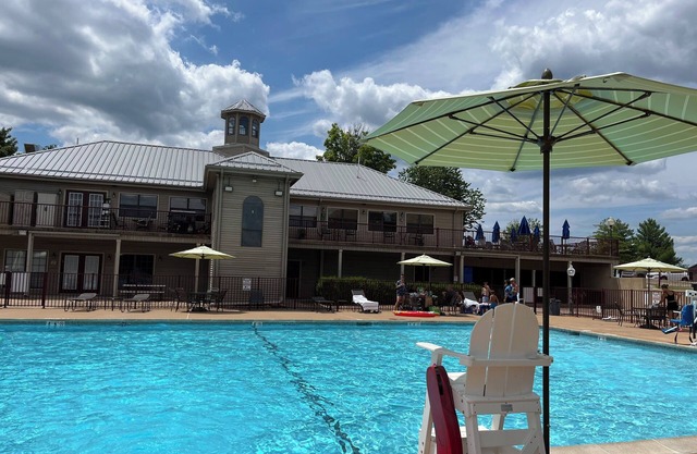 Charming 2-bedroom resort with AC, fitness room in pleasant De Soto