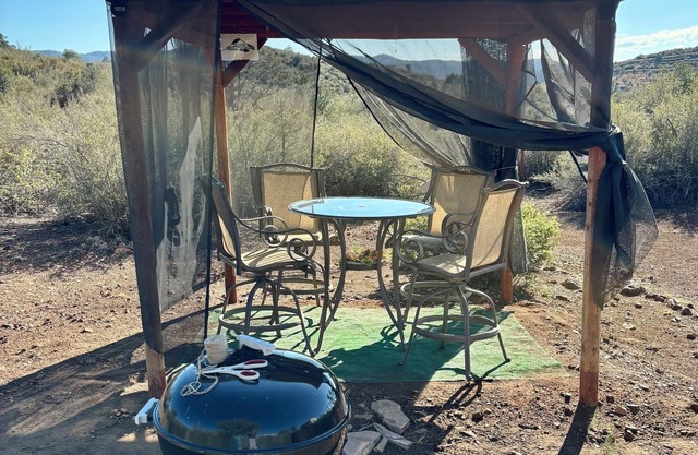 Charming 2-bedroom RV in fabulous Prescott with WiFi, AC and lots of trails