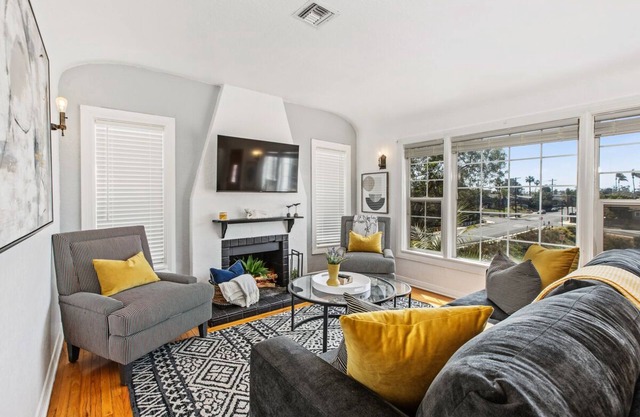 Charming 2 Bedroom South Park Getaway w/ Patio!