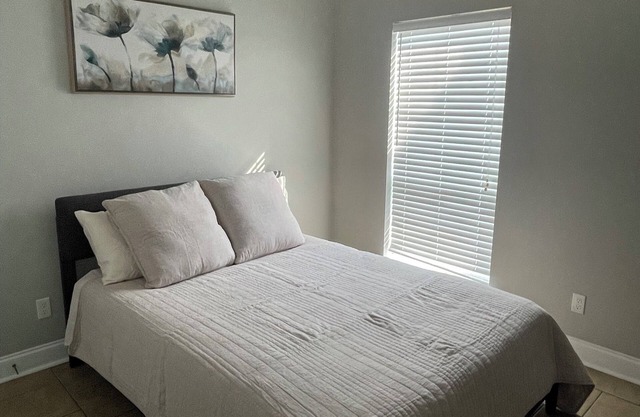 Charming 2-bedroom townhome in Plaquemine near Dow, Shintech, and LSU