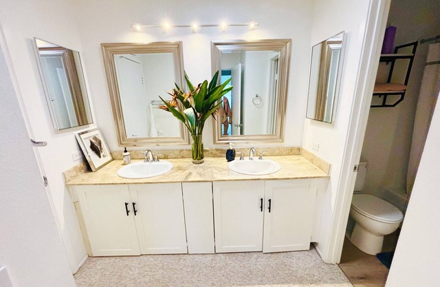 Charming 2-bedroom townhome with WiFi in most-wanted town in San Diego county.