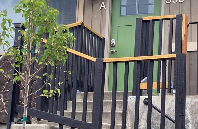 Charming 2-bedroom townhome with WiFi, AC in delightful Lewiston