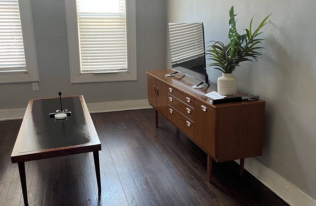 Charming 2-bedroom townhome in wonderful Milwaukee