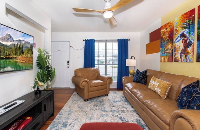 Charming 2-bedroom townhome with WiFi, AC in Enchanting Killeen